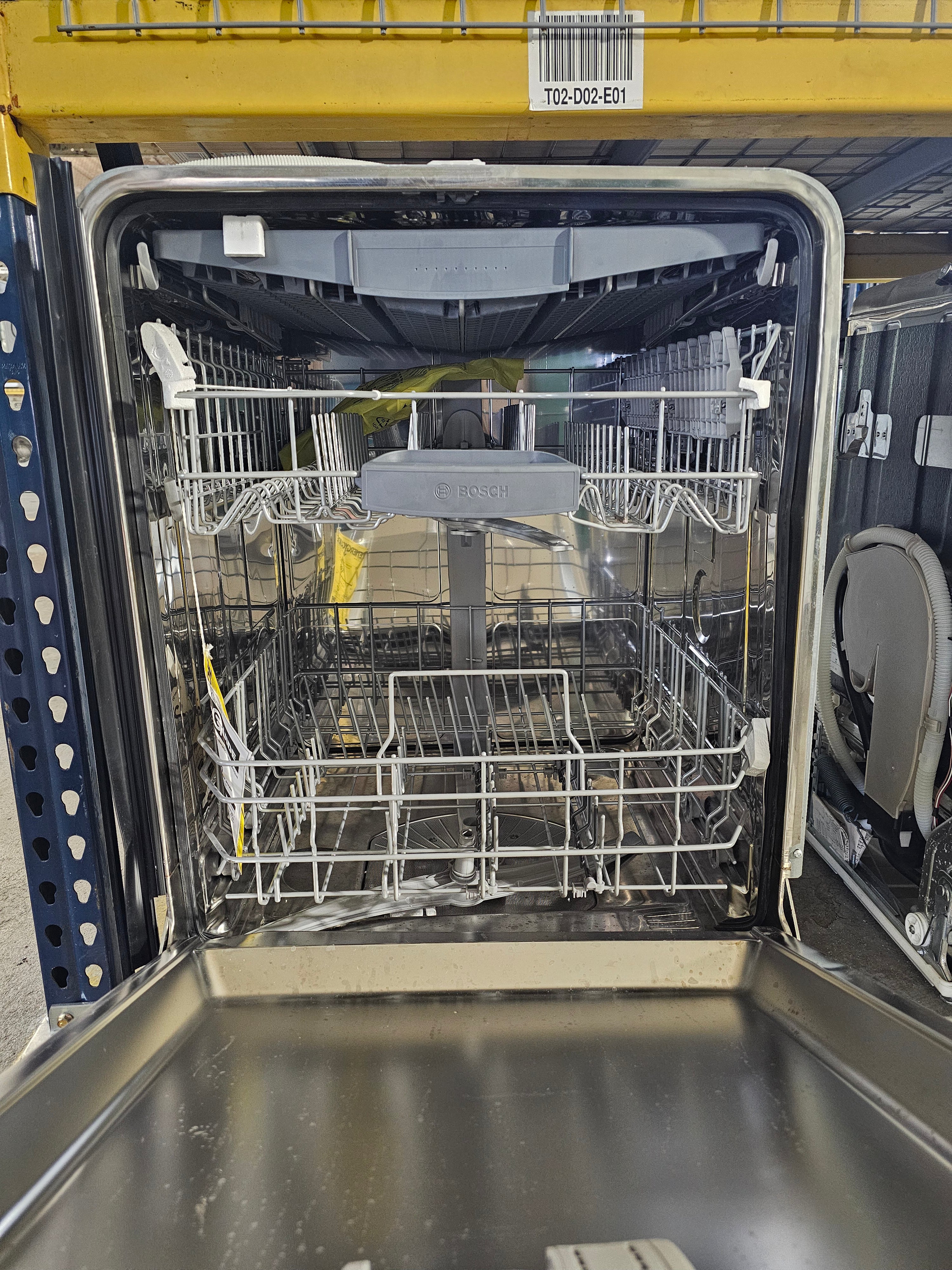 Bosch 300 Series 24-in Top Control Built-in Dishwasher With Third RackCustom Panel Ready , 46-Decibel Very Quiet Sound Level